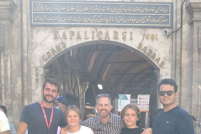 Suleyman's magnificent path: Mosques and Bazaars Tour - Süleymaniye Mosque: views, mausoleums, and scale