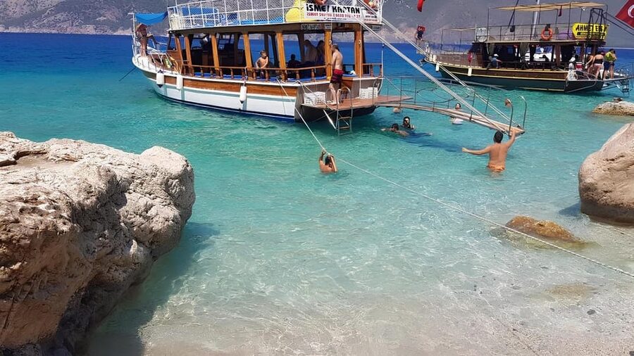 Suluada Boat Tour from Side, Antalya & Kemer: Swim & Lunch - Crew, Comfort, and the Reality of Sharing a Boat