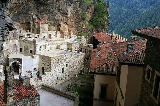 Sumela Monastery, Zigana and Hamsiköy Village Tour - Sümela Monastery and St. Barbara Chapel: your first wow moment