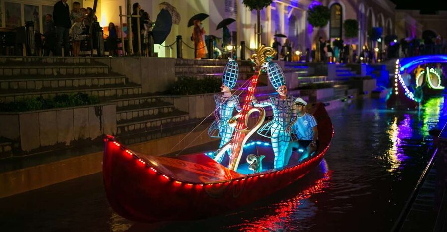 The Land of Legends Night Show & Shopping Avenue - The water and light story, boat parade and fountain show