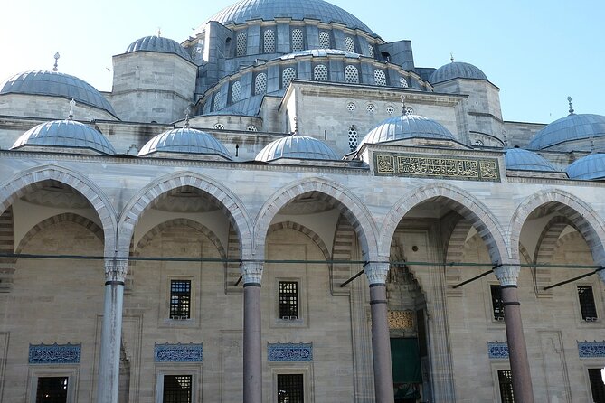 Top Sites Of Istanbul Tour In Small Group - Skipping Ticket Lines - Grand Bazaar: spices, secret streets, and a shopping mindset that saves money