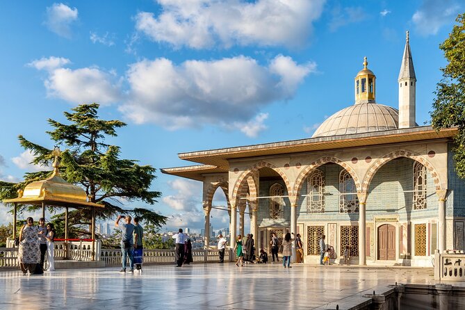 Topkapi Palace and Harem Guided tour with Skip-the-Line Tickets - Guides You Might Encounter, and the Style You Can Expect