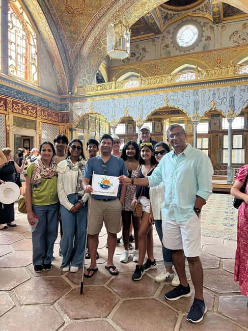 Topkapi Palace & Harem, Skip-the-Line Entry with SMALL GROUP - Finding Your Guide at Orient Spice Market (and Actually Starting On Time)