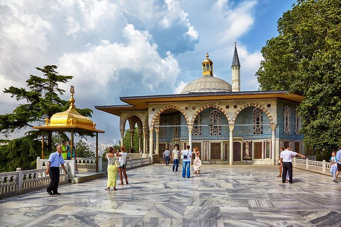 Topkapi Palace Skip-The-Line Entry with Guided Tour - Guide Quality, Hearing, and Group Pace: The Real-Life Factors