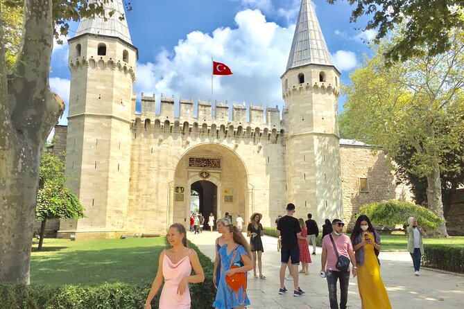 Topkapi Palace with Harem and Blue Mosque Guided Tour - Topkapi Palace: seeing the museum without getting lost