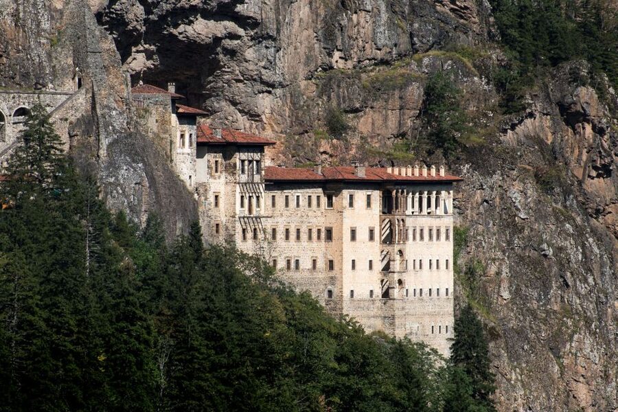 Trabzon: Sümela Monastery, Cave, and Hamsiköy Daily Tour - Getting picked up, then settling into the route