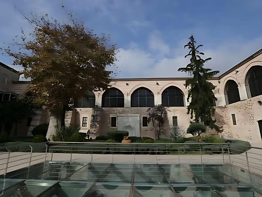 Turkish and Islamic Arts Museum: Entry Ticket & Audio Guide - Carpets and Rugs: Where the Museum Teaches You to Look