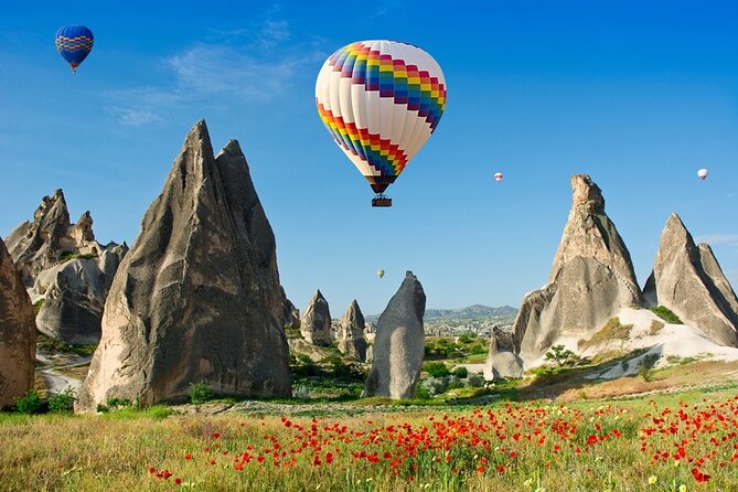 Watching Balloons on Cappadocia Sky(People Have Fear of Heights) - The panoramic balloon chase, with sunrise in the mix